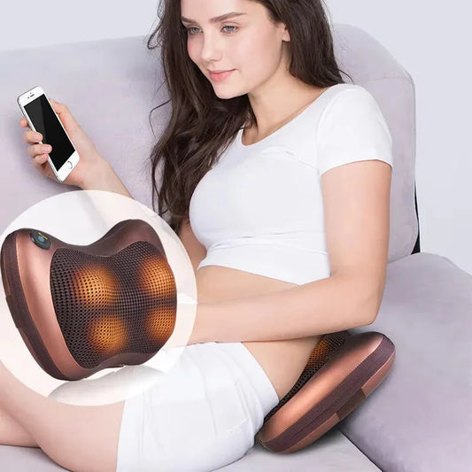 Almohada de masaje innovagizmo.com, con cojín ergonómico y funciones de vibración para aliviar tensión y relajar músculos.