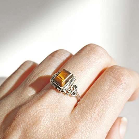 Anillo 'Kusi' de Ojo de Tigre - Plata de Ley