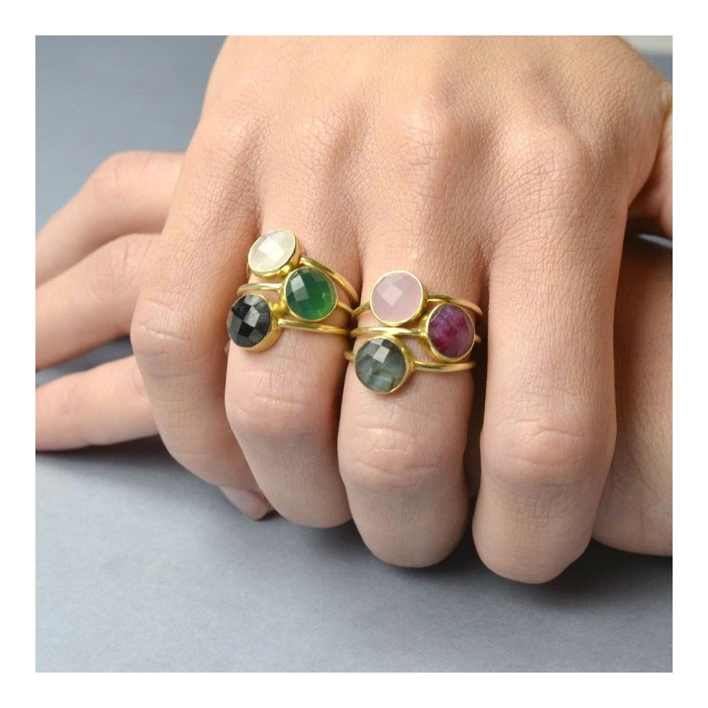 Anillo Navani de Piedra de Luna - Plata de Ley 925