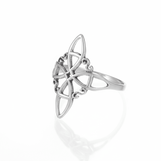 Anillo Nudo de Bruja en Plata de Ley 925, joya de anillo con diseño de nudo en plata para mujer.