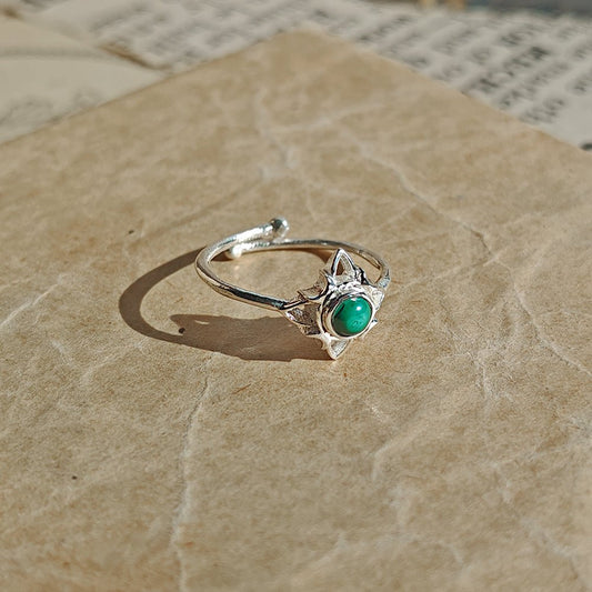 Anillo Nudo de Bruja 'Wicca' con Malaquita - Plata de Ley 925