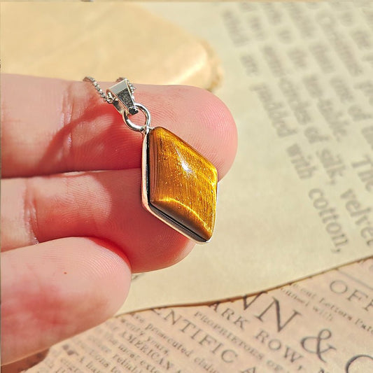 Colgante 'Aine' Ojo de Tigre y Plata de Ley 925