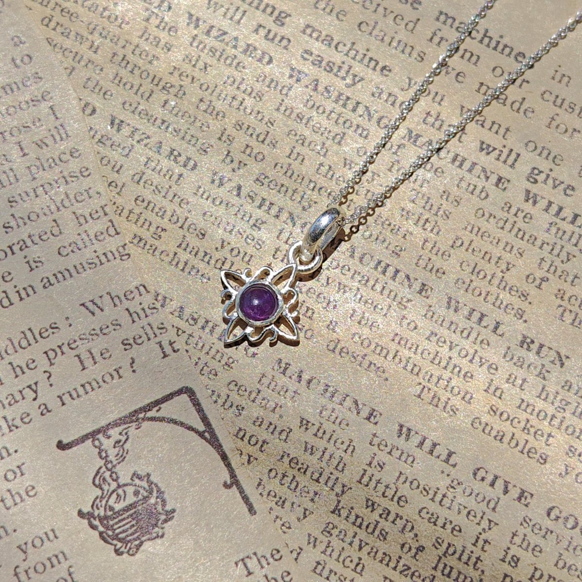 Colgante Nudo de Bruja 'Mini' Amatista en Plata de Ley 925