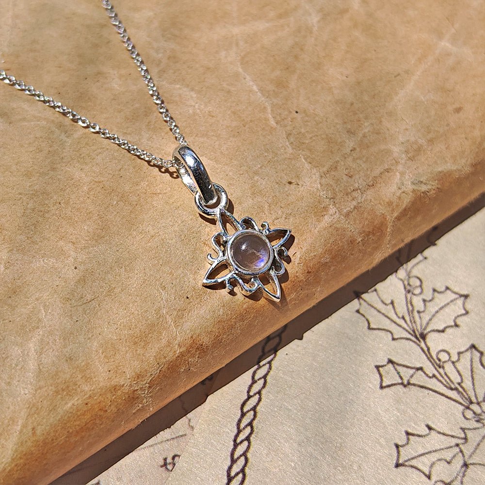 Colgante Nudo de Bruja 'Mini' Piedra de Luna en Plata de Ley 925