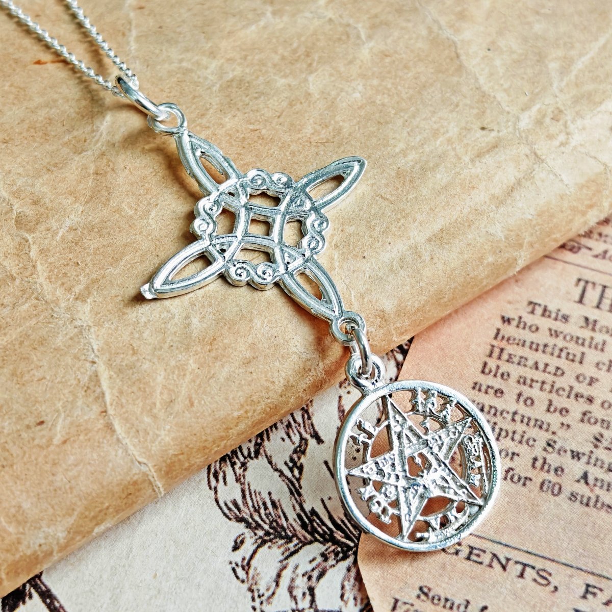 Colgante Nudo de Bruja & Tetragramaton S925 'Brillante'