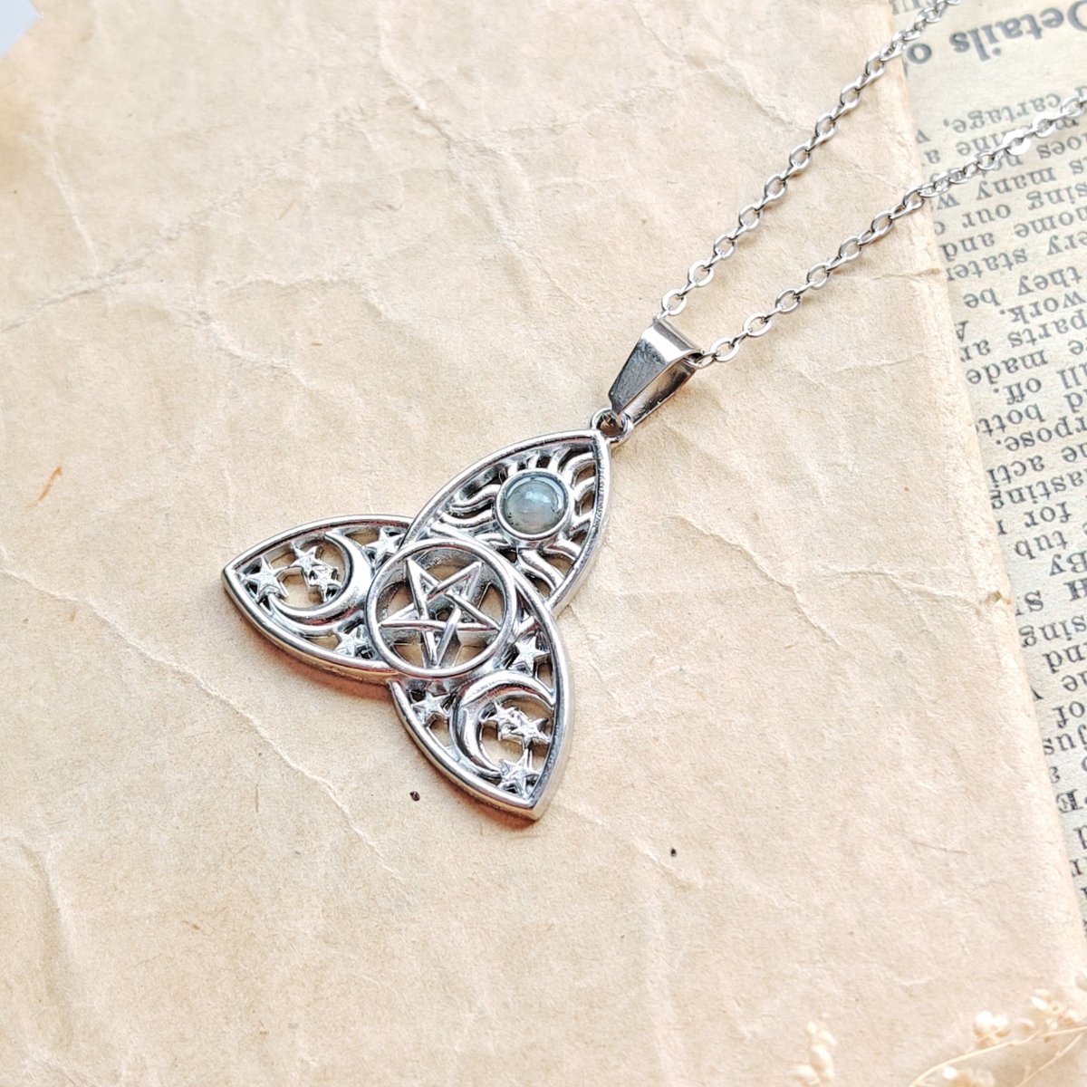 Collar Amuleto Triqueta Lunae Labradorita - Protección & Antiestrés