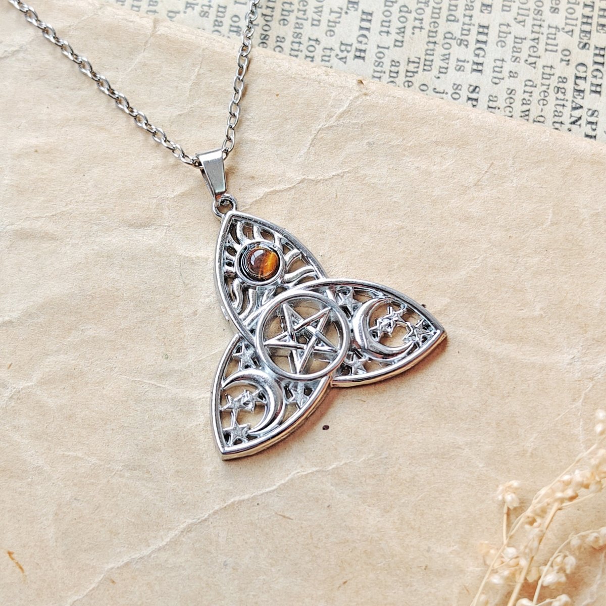 Collar Amuleto Triqueta Lunae Ojo de Tigre - Protección