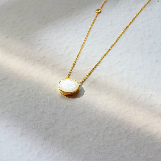 Collar Essentia Piedra de Luna - Baño de Oro 18K