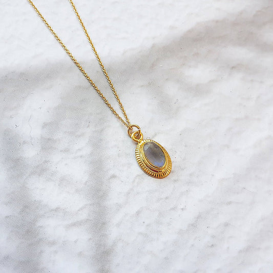 Collar Ovale Piedra de Luna - Baño de Oro 18K