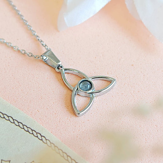 Collar Triqueta Labradorita - Acero Inoxidable