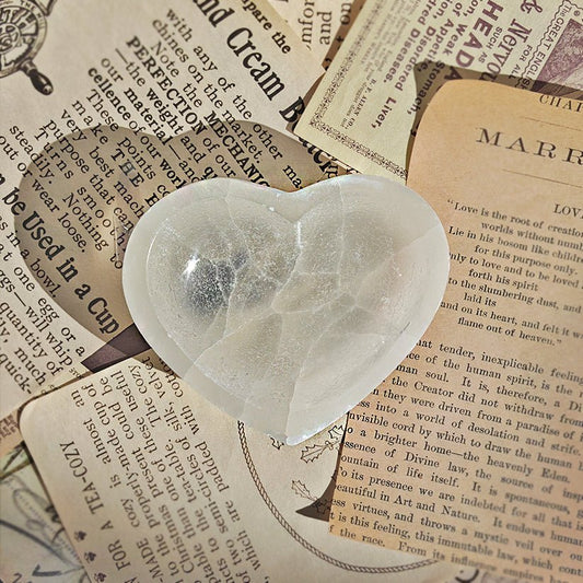 Cuenco Corazón de Selenita