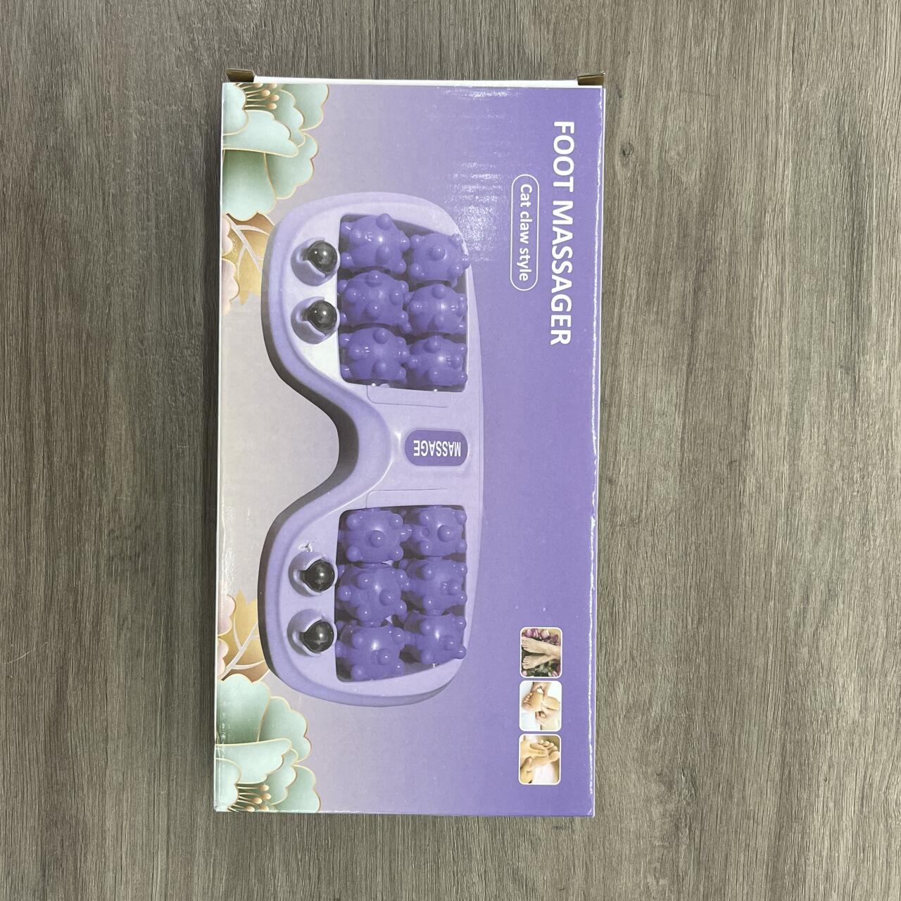 Masajeador de pies innovagizmo.com, dispositivo para aliviar tensión y mejorar la circulación en los pies.
