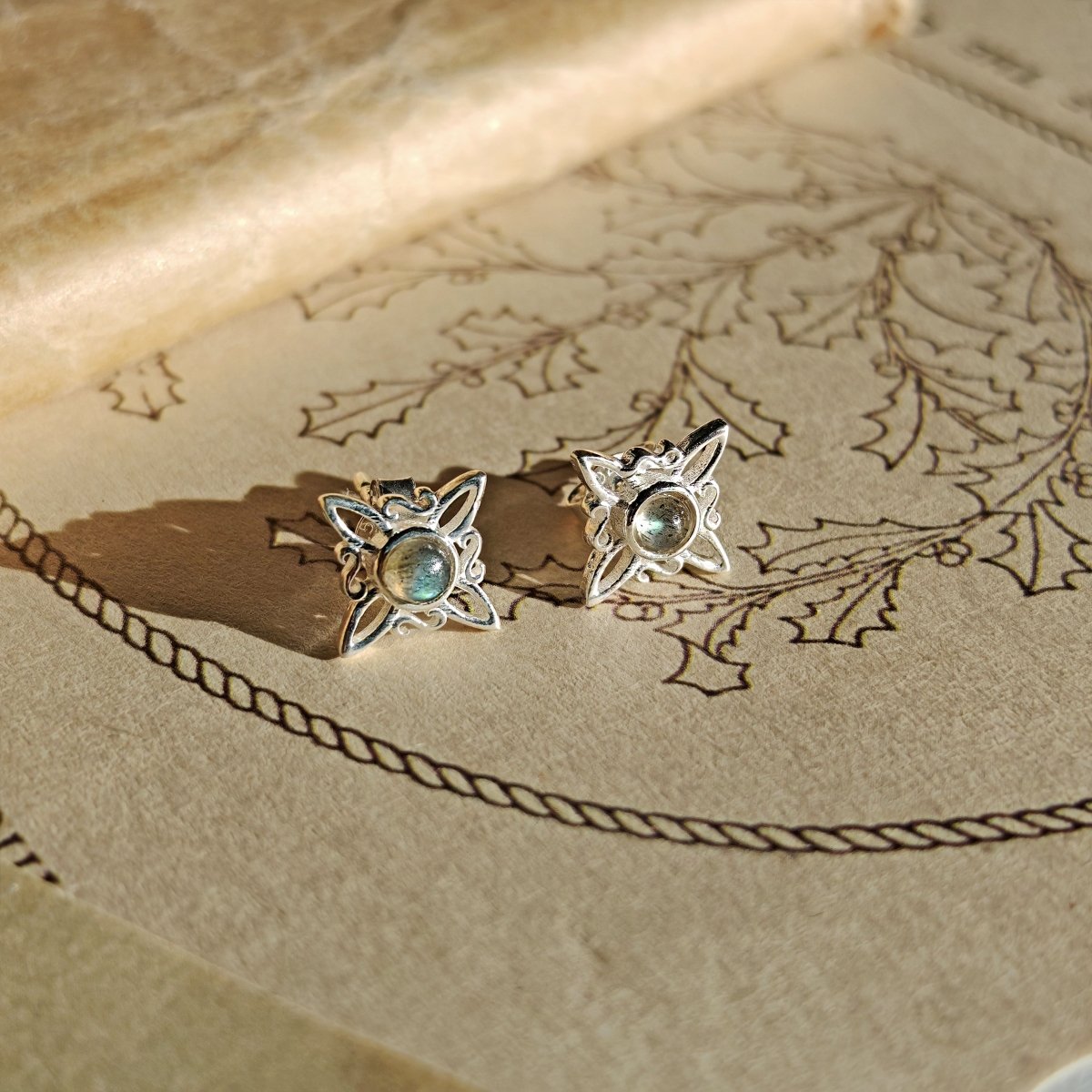 Pendientes Nudo de Bruja con Labradorita en Plata de Ley 925