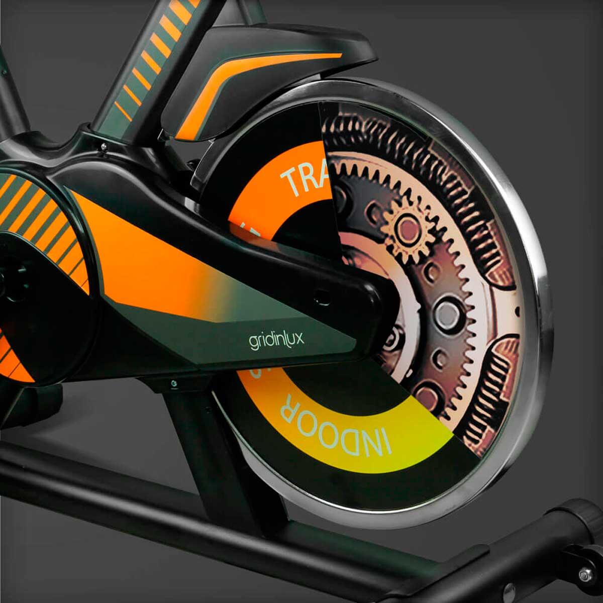 Bicicleta ciclo indoor innovagizmo.com Alpine 6000 con volante de inercia de 10 kg, diseño avanzado para entrenamiento en casa.