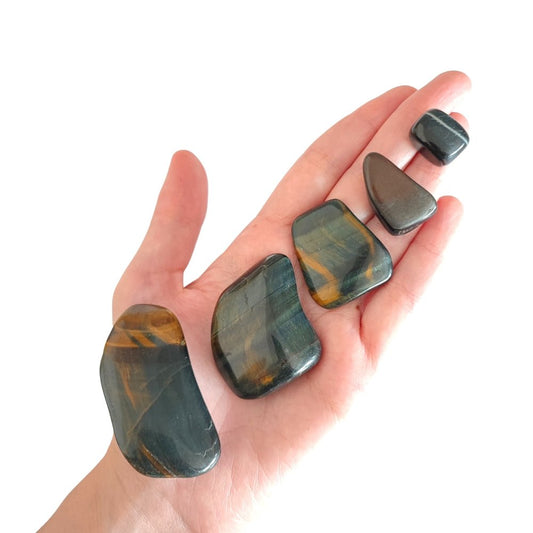 Rodado de Ojo de Halcón de Mystical Tienda, piedra semipreciosa circular con brillo azul y negro, para joyería y energías.