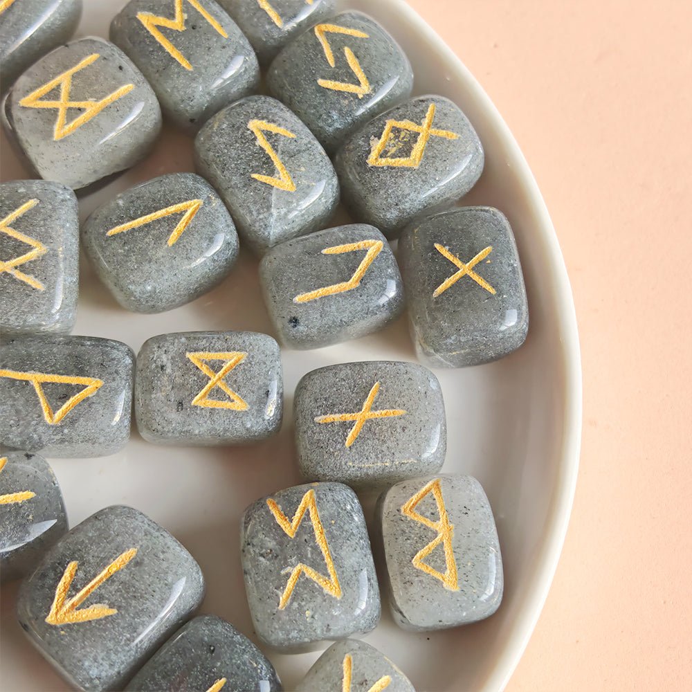 Runas Vikingas Aventurina Gris – Intuición, claridad y conexión ancestral - Sensaido