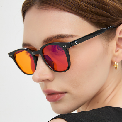 Gafas Newton de Warblue para protección diurna con lentes de enfoque y estilo moderno.