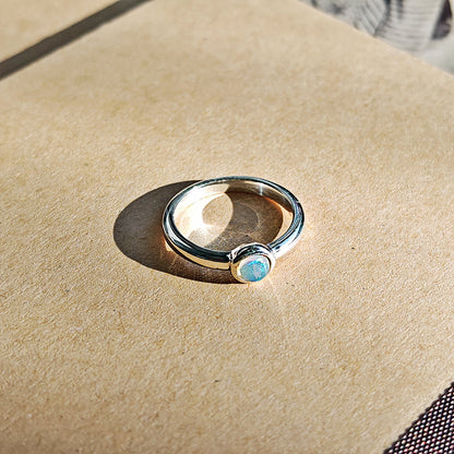 Anillo de plata de ley 925 con círculo de ópalo brillante y colorido, elegante y artesanal, de Mystical Tienda.