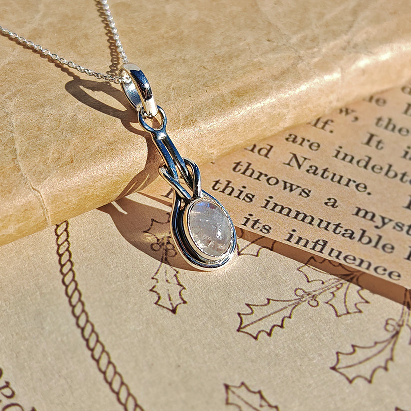 Colgante Arwen Piedra de Luna y Plata de Ley 925 - Sensaido