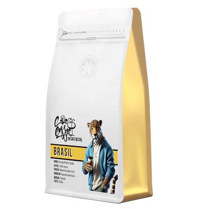 Café de especialidad Brasil Tatu 17/18 de Ceres Coffee, natural Red Bourbon con notas y color rojo en taza.