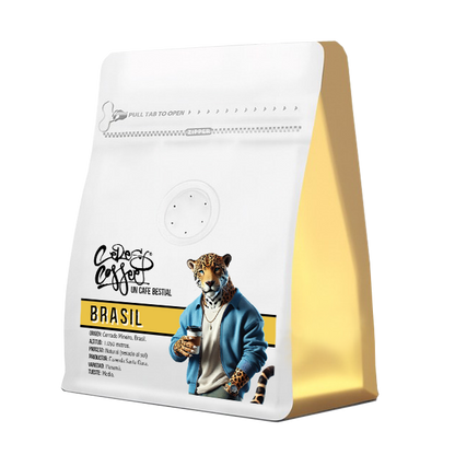Granos de café de especialidad Brasil Tatu 17/18 Natural Red Bourbon de Ceres Coffee, con notas aromáticas y textura suave.