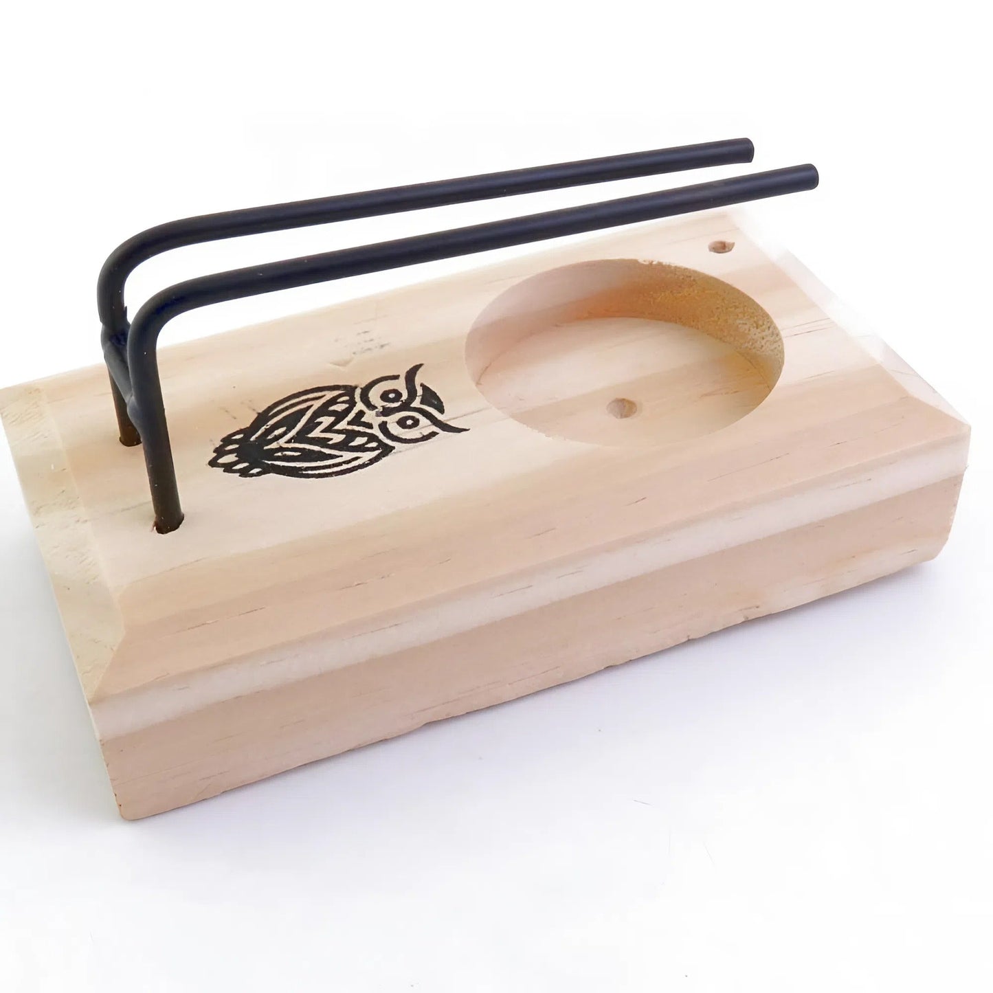 Incensario de soporte para quemador de Palo Santo y sahumerio, con diseño decorativo de Mystical Tienda.