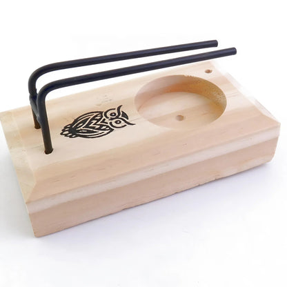 Incensario de soporte para quemador de Palo Santo y sahumerio, con diseño decorativo de Mystical Tienda.