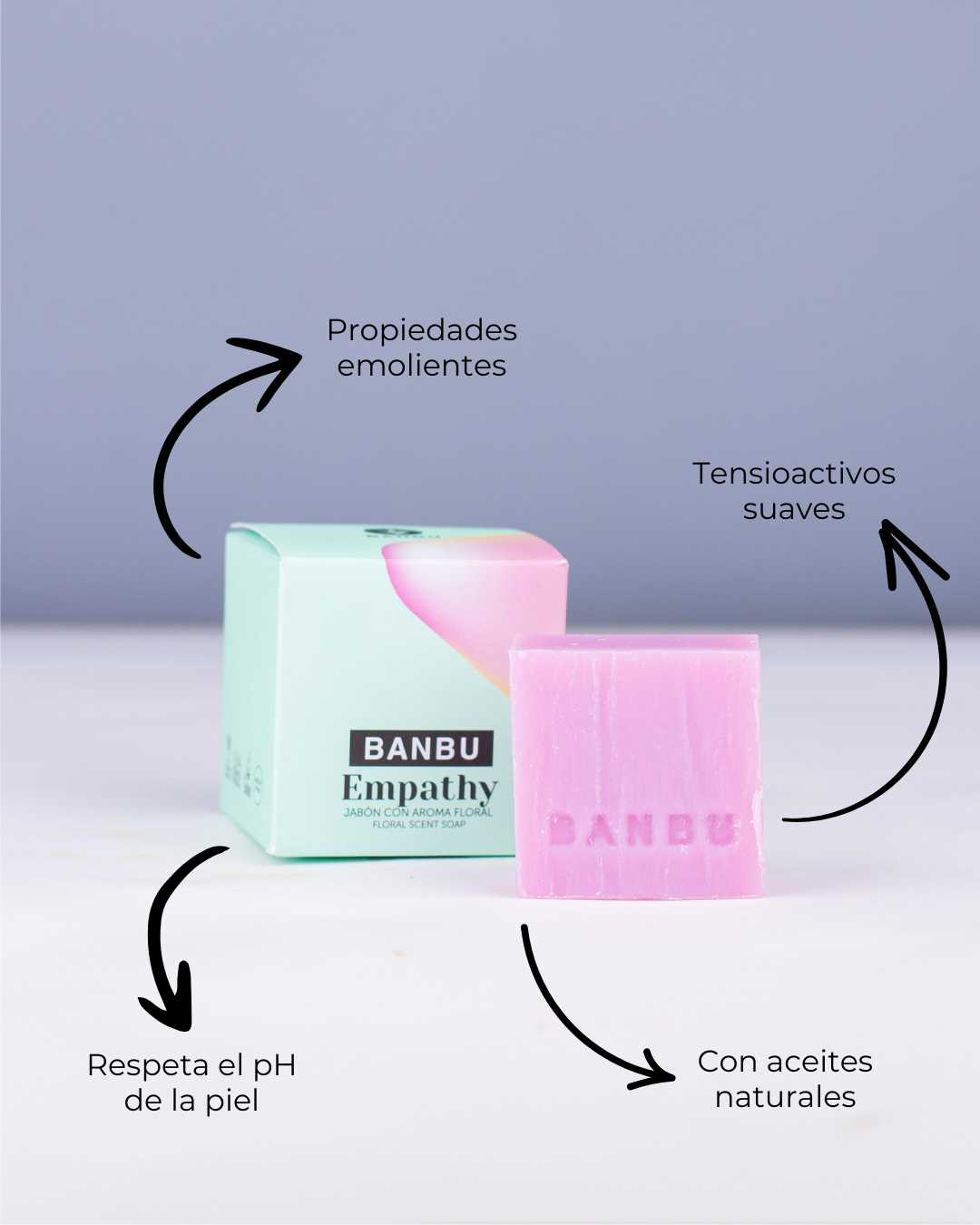Jabón de ducha sólido ecológico BANBU EMPATHY con aroma floral, textura natural y diseño compacto para cuidado personal.