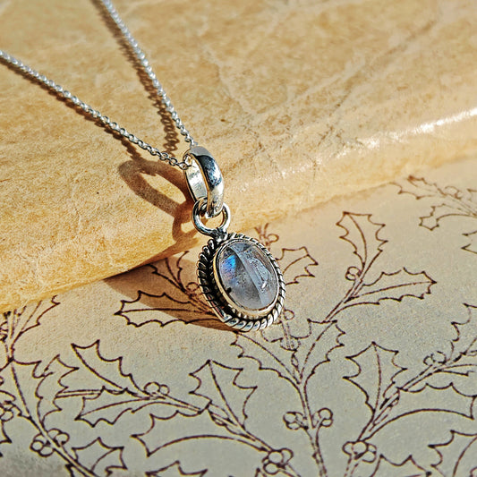 Colgante Óvalo de Piedra de Luna y Plata de Ley 925