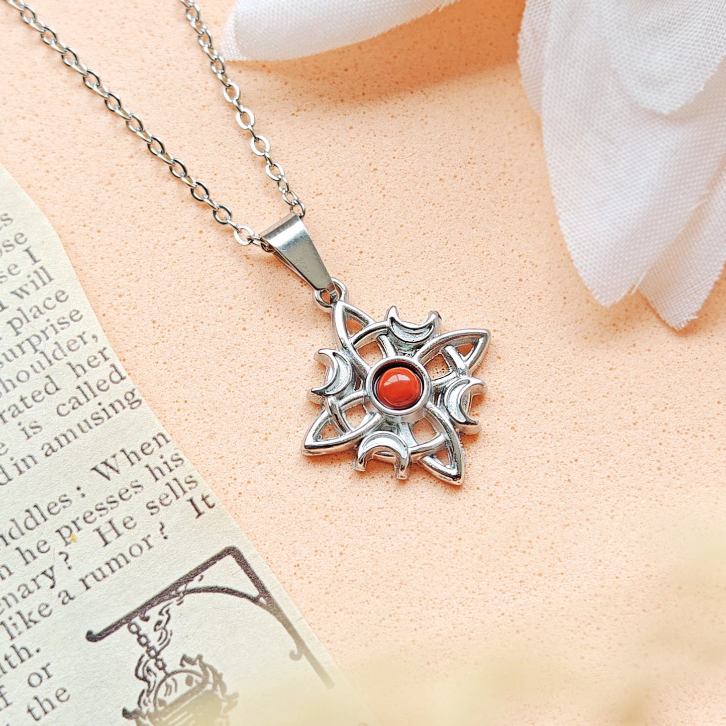 Collar Nudo de Bruja 'Wicca' Acero Inox. con Jaspe Rojo