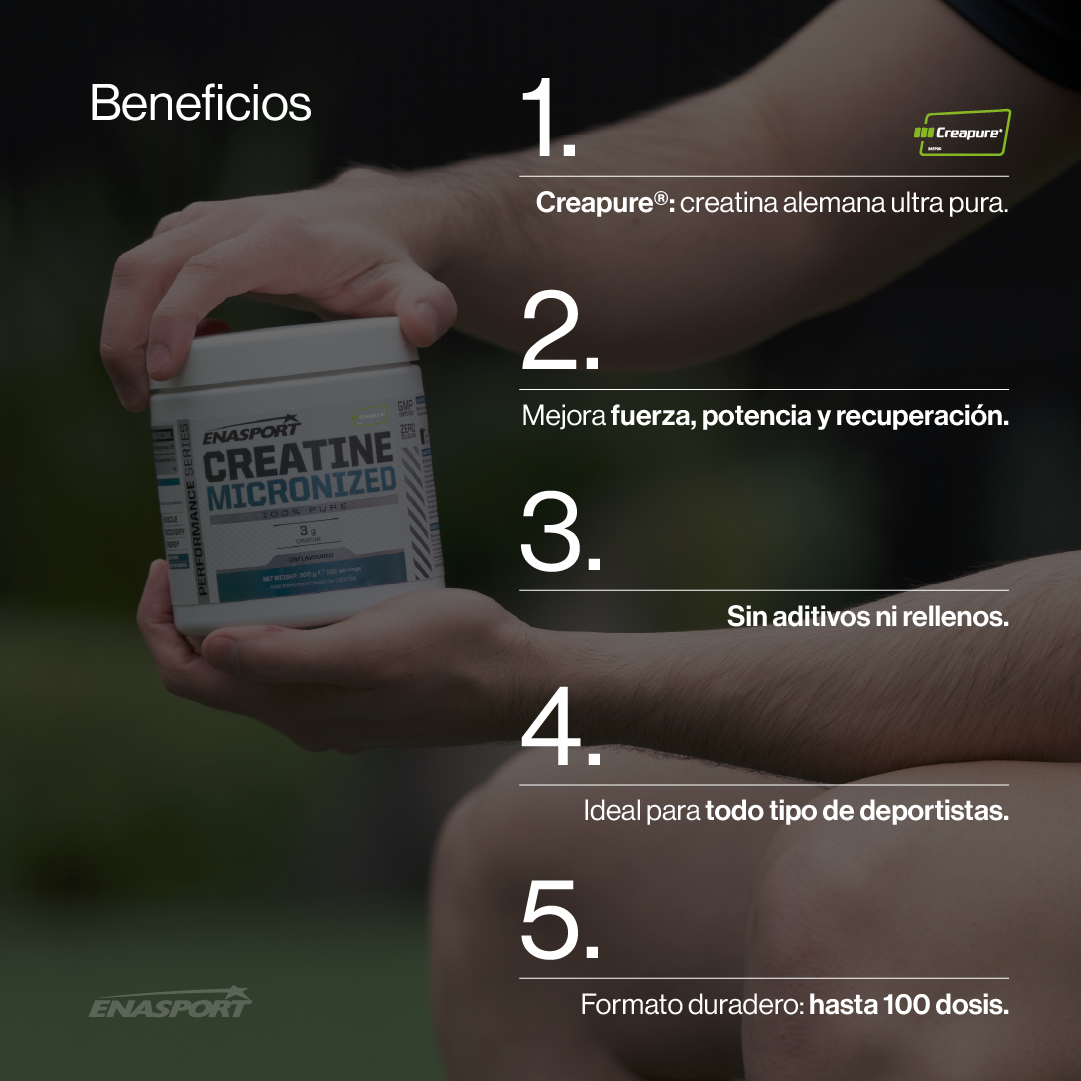 Creatina monohidrato Creapure® de Enasport en envase individual, muestra el polvo blanco en un recipiente.