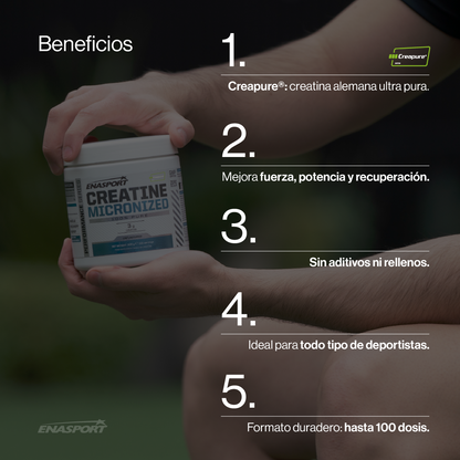 Creatina monohidrato Creapure® de Enasport en envase individual, muestra el polvo blanco en un recipiente.