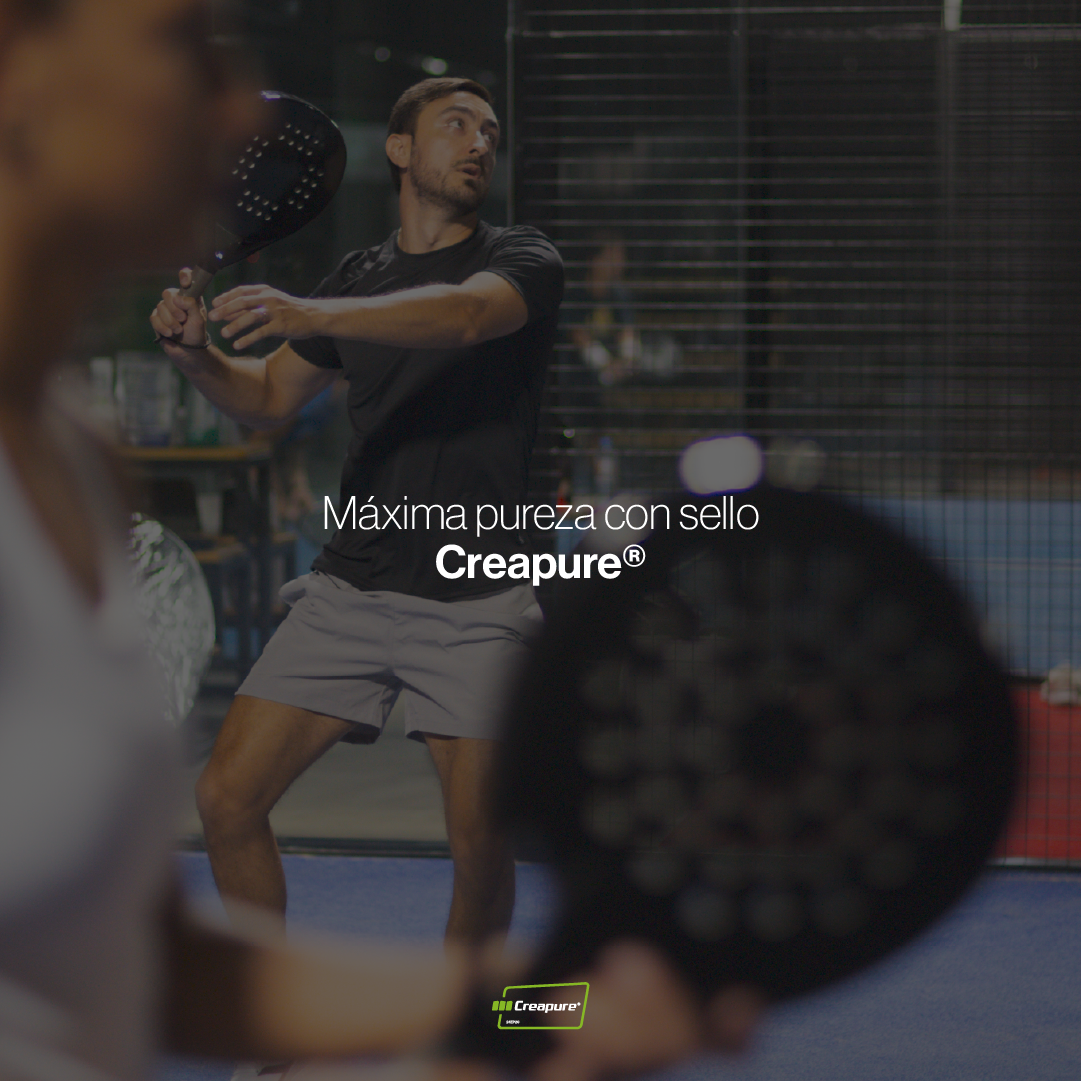 Creatina monohidrato Creapure® de Enasport en envase individual, muestra la etiqueta y la forma del producto en un fondo blanco