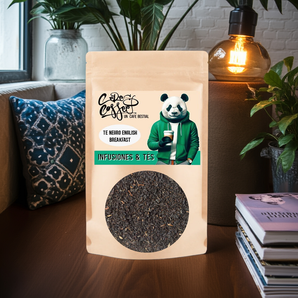 Té negro English Breakfast de Ceres Coffee en taza, mostrando hojas de té y una infusión oscura y aromática