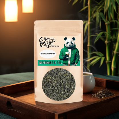 Té verde Gunpowder de Ceres Coffee en bolitas, con apariencia de pequeñas esferas verdes y textura vegetal en la imagen.