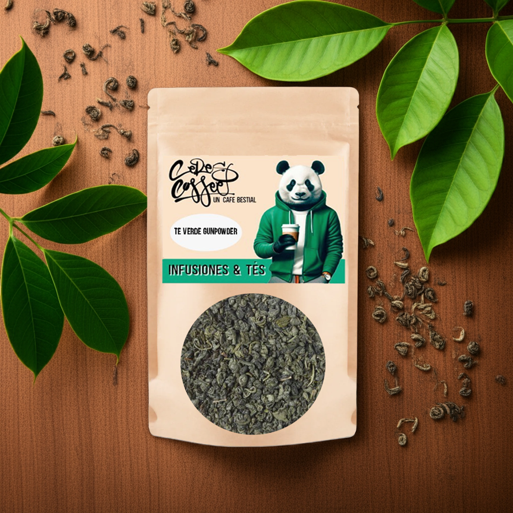 Té verde Gunpowder de Ceres Coffee en forma de pequeñas bolitas con intensidad vegetal visible en la imagen.