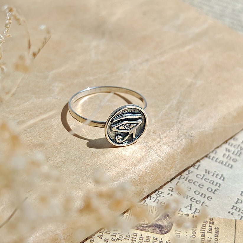 Anillo "Amuleto Ojo de Ra" en Plata de Ley 925