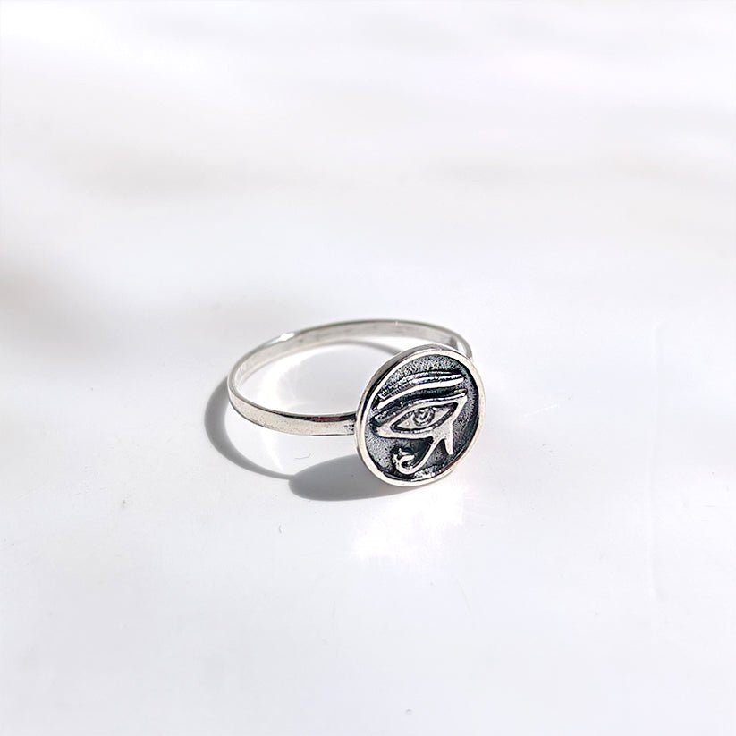 Anillo "Amuleto Ojo de Ra" en Plata de Ley 925