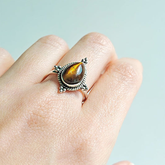 Anillo Delhi Ajustable de Ojo de Tigre y Plata de Ley 925