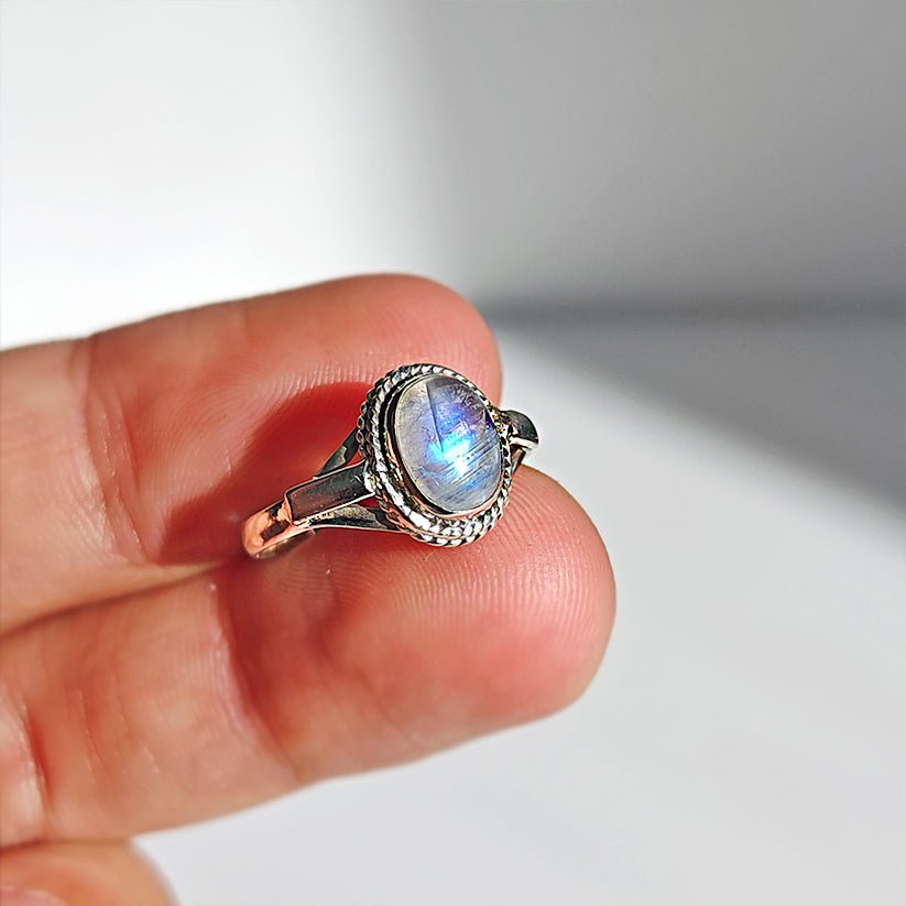 Anillo 'Idun' de Piedra de Luna - Plata de Ley