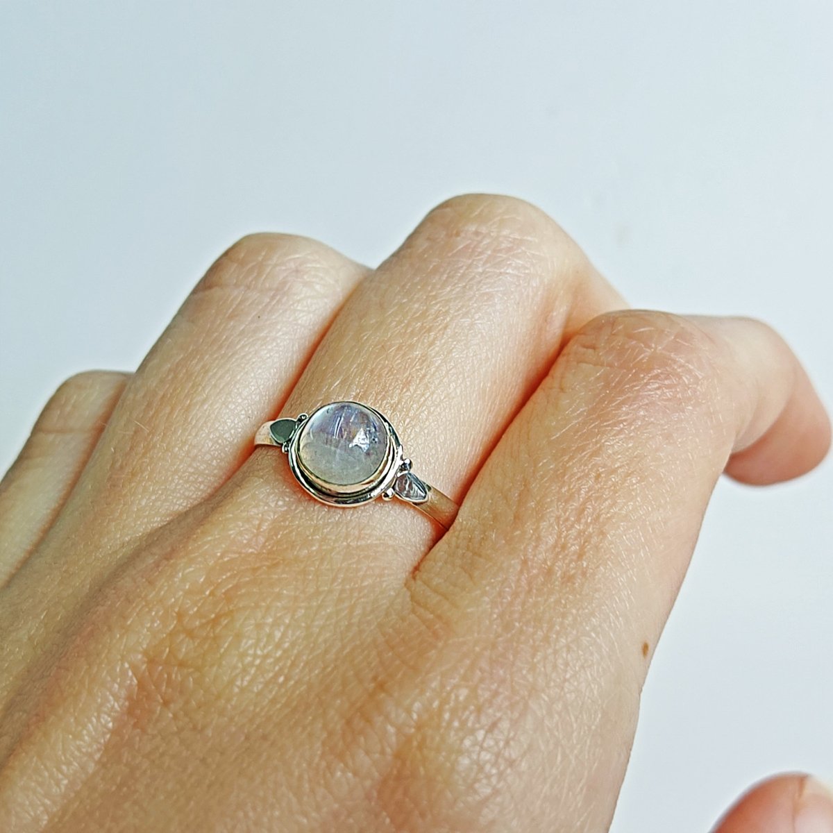 Anillo 'Kira' de Piedra de Luna - Plata de Ley