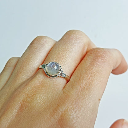 Anillo 'Kira' de Piedra de Luna - Plata de Ley