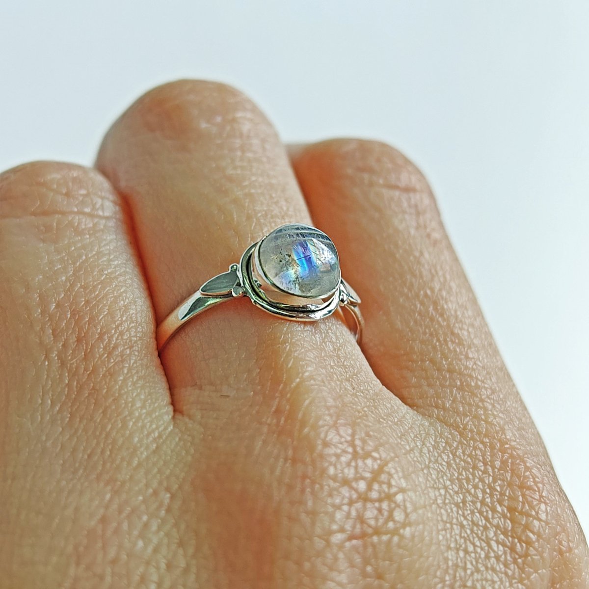 Anillo 'Kira' de Piedra de Luna - Plata de Ley
