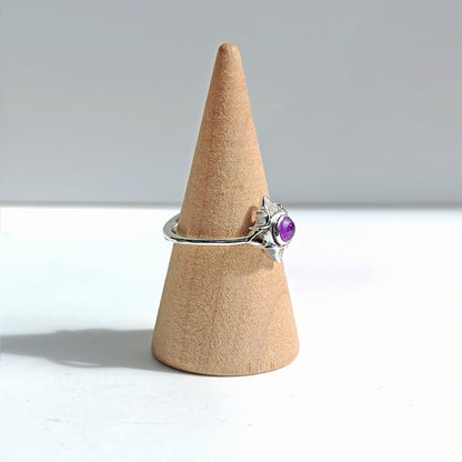 Anillo Nudo de Bruja 'Wicca' con Amatista - Plata de Ley 925