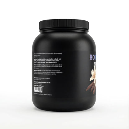 Proteína de suero premium sabor vainilla de 1 kg de BORNSTRONG FITNESS, envase con polvo para fitness y nutrición deportiva.