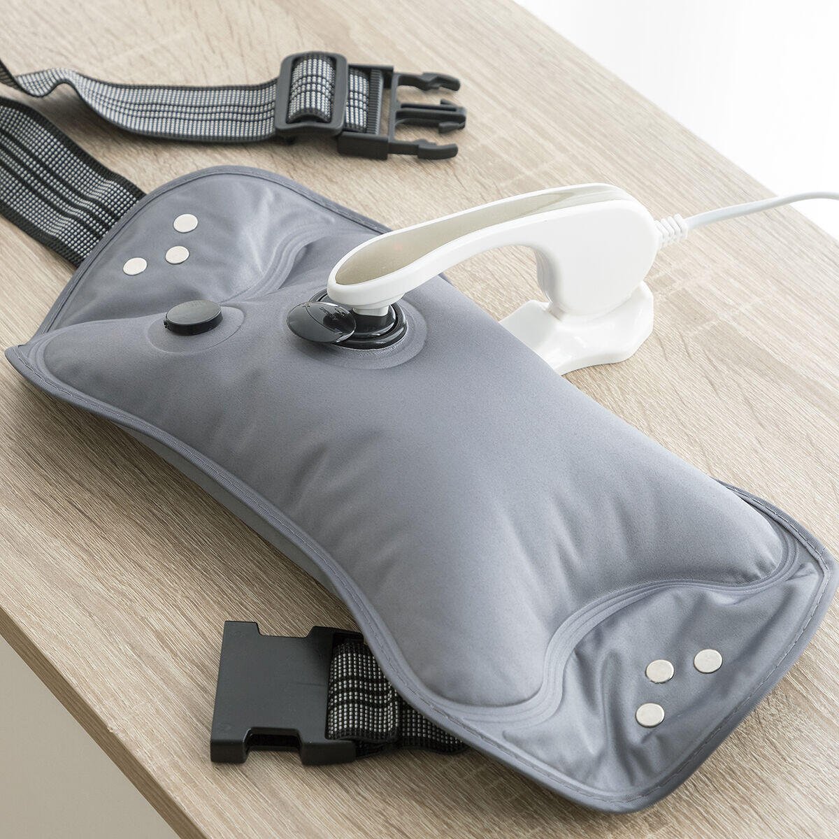 Bolsa de agua caliente ajustable y recargable Hutter InnovaGoods gris, con capacidad y cable de 400 W para uso terapéutico.