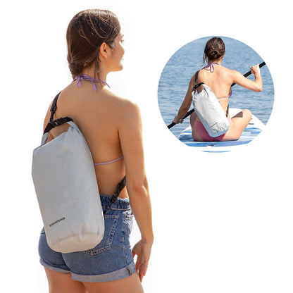 Bolsa estanca impermeable deportiva Drysal de Innovagizmo, capacidad de 10 litros, para proteger objetos en actividades acuáticas.