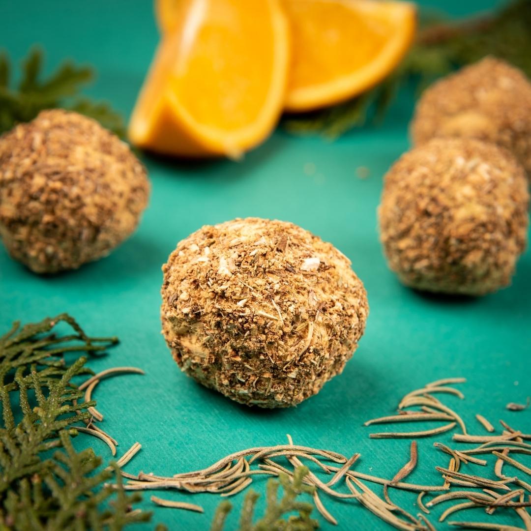 Bombita herbal Renacer de Mystical Tienda, pequeña bomba aromática con ingredientes naturales para revitalizar.