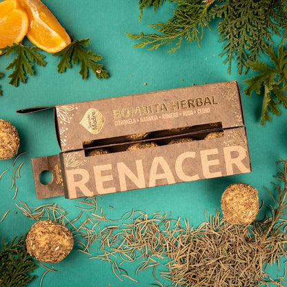 Bombita herbal Renacer de Mystical Tienda, pequeña bomba aromática con hierbas naturales para rituales y aromaterapia.