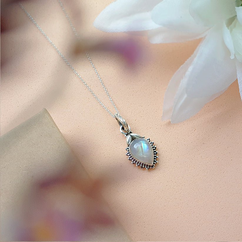 Colgante Agra Piedra de Luna y Plata de Ley 925 - Sensaido